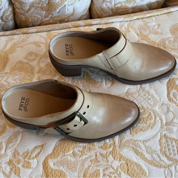 FRYE Leather Belted Harness Mules Clogs Block Heel 6 M Shoes Tan Beige - Picture 5 of 10